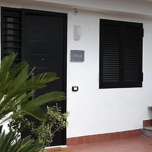 Gate 16 Apartment