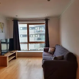 https://apt-modern-by-leeds-dock.yorkshirehotels.net